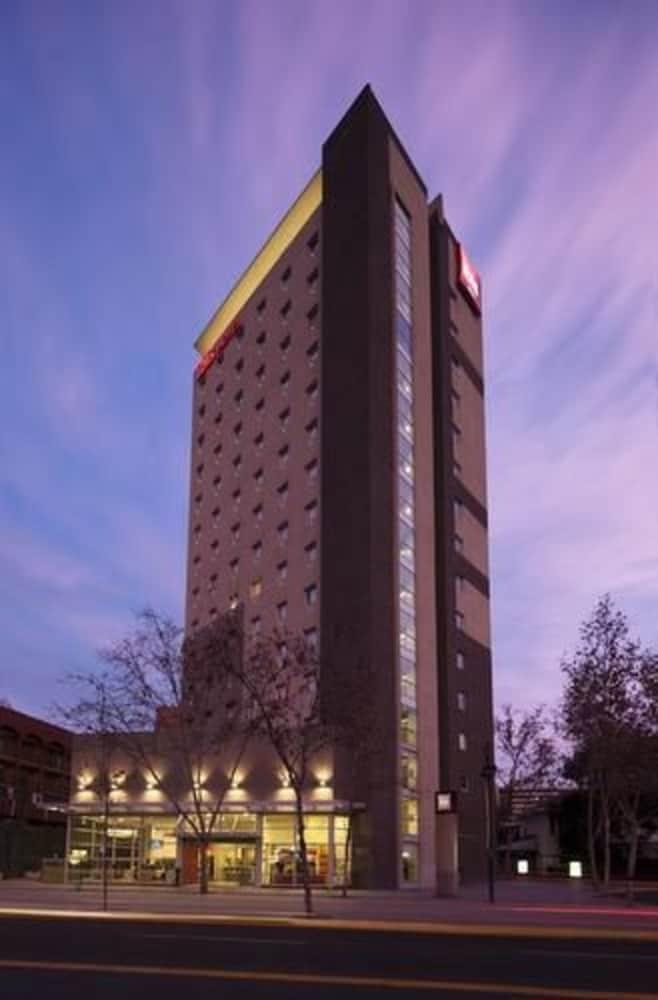 Ibis Santiago Providencia Hotel Exterior photo